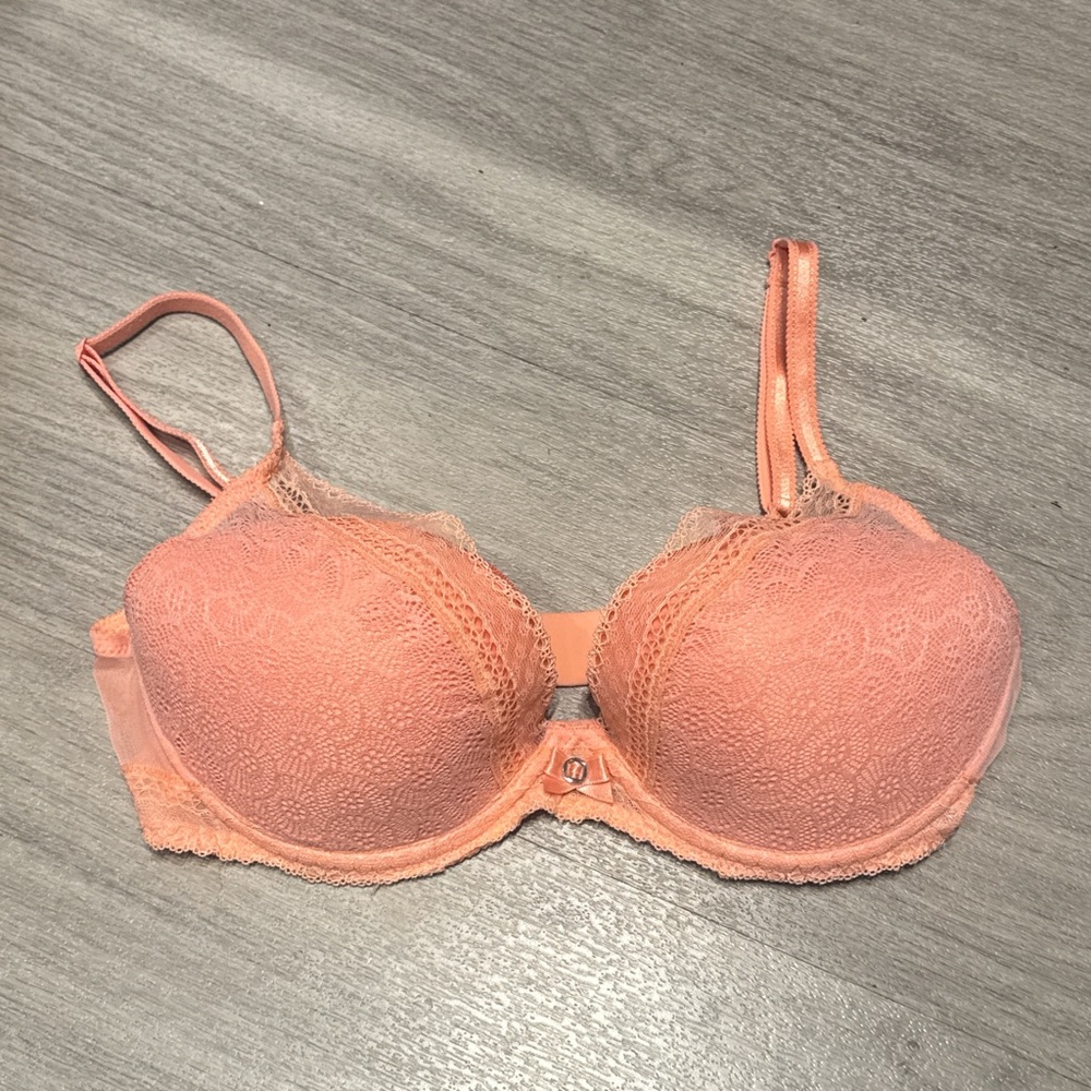 Chantelle Coral Lace Underwire Bra, 34D